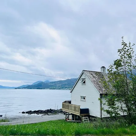 Close To The In Idyllic Surroundings * Kvam (Hordaland)