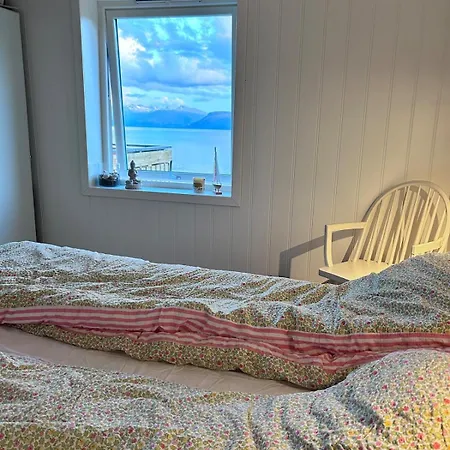 Close To The In Idyllic Surroundings Dom wakacyjny Kvam (Hordaland)